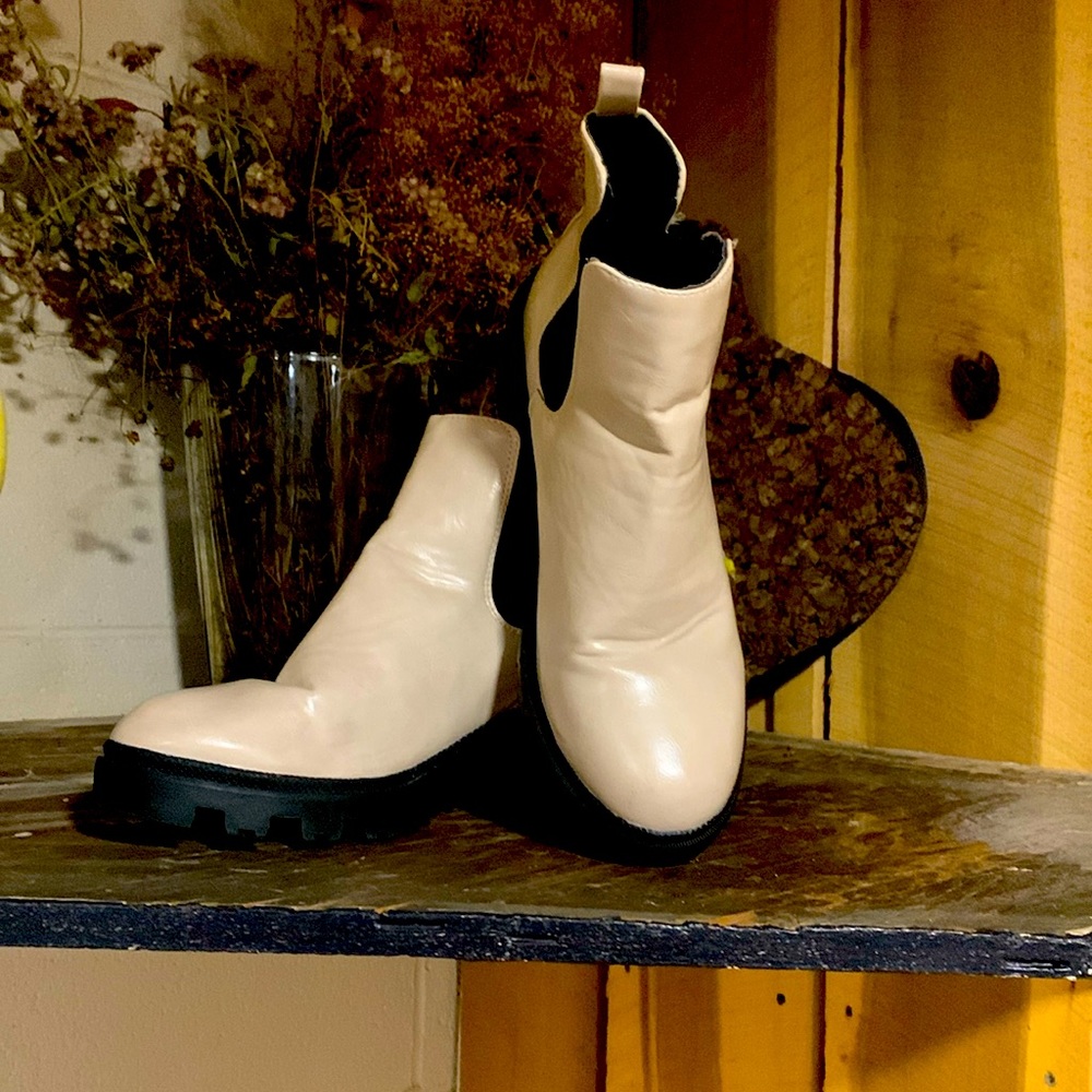 Nicole Miller Lug Sole Boots - Picture 1 of 5
